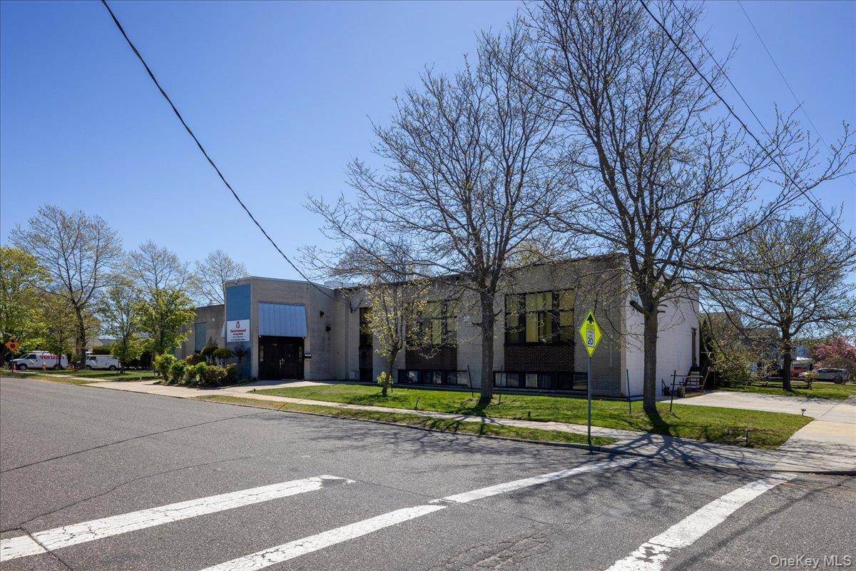 330 Central AVE, Deer Park, NY 11729