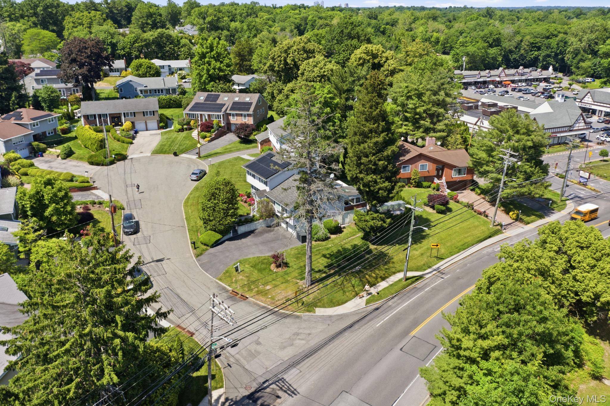 3 Baldwin LN, Scarsdale, NY 10583
