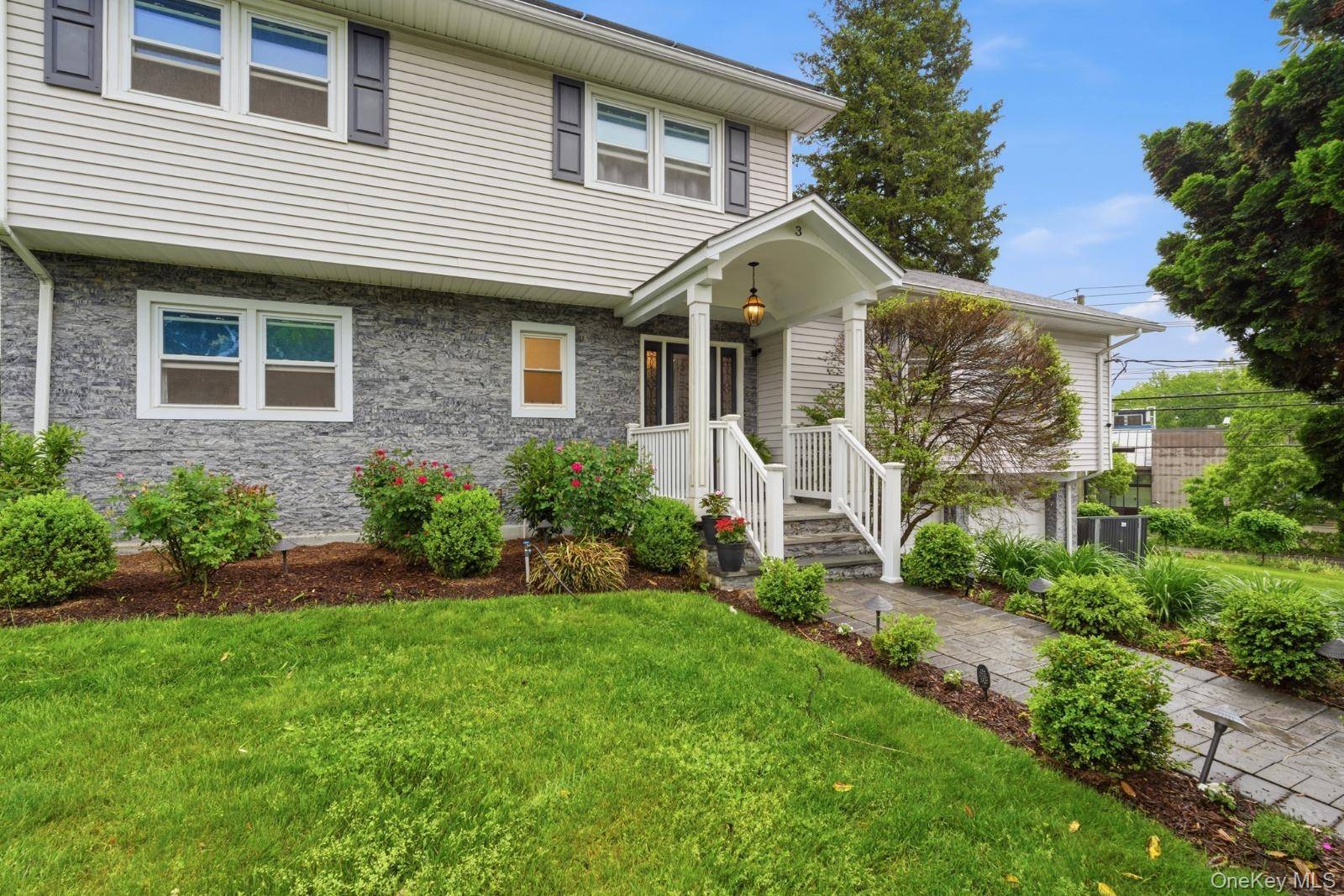 3 Baldwin LN, Scarsdale, NY 10583