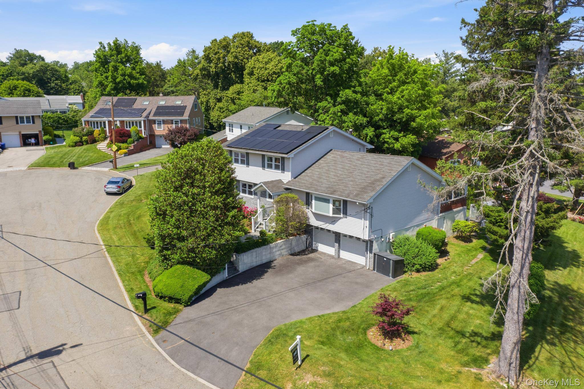 3 Baldwin LN, Scarsdale, NY 10583