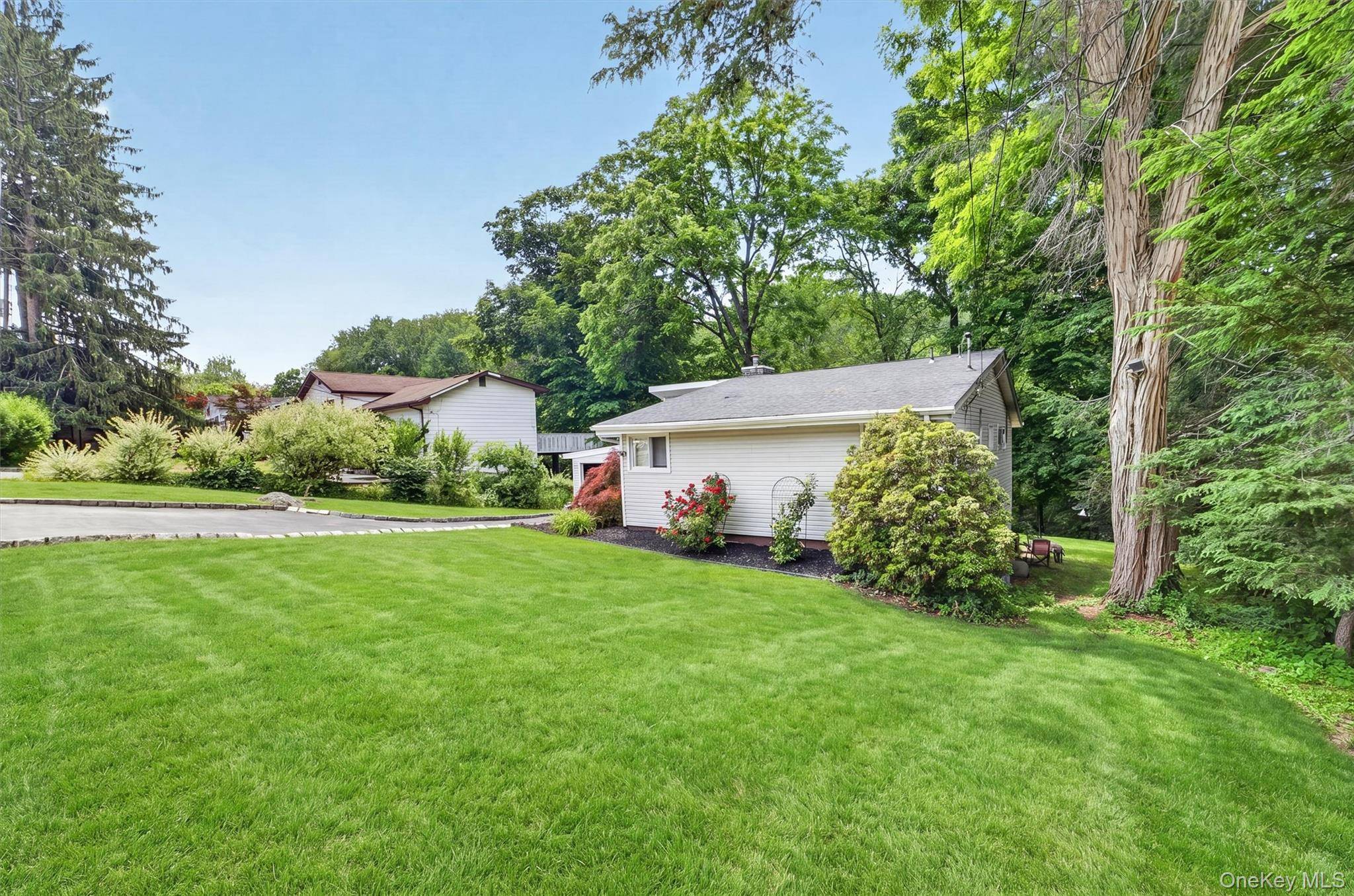 35 Wheeler DR, Cortlandt Manor, NY 10567