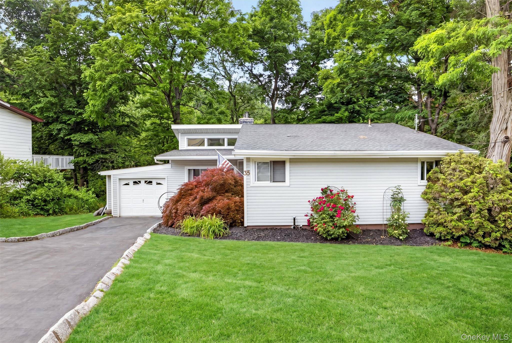 35 Wheeler DR, Cortlandt Manor, NY 10567