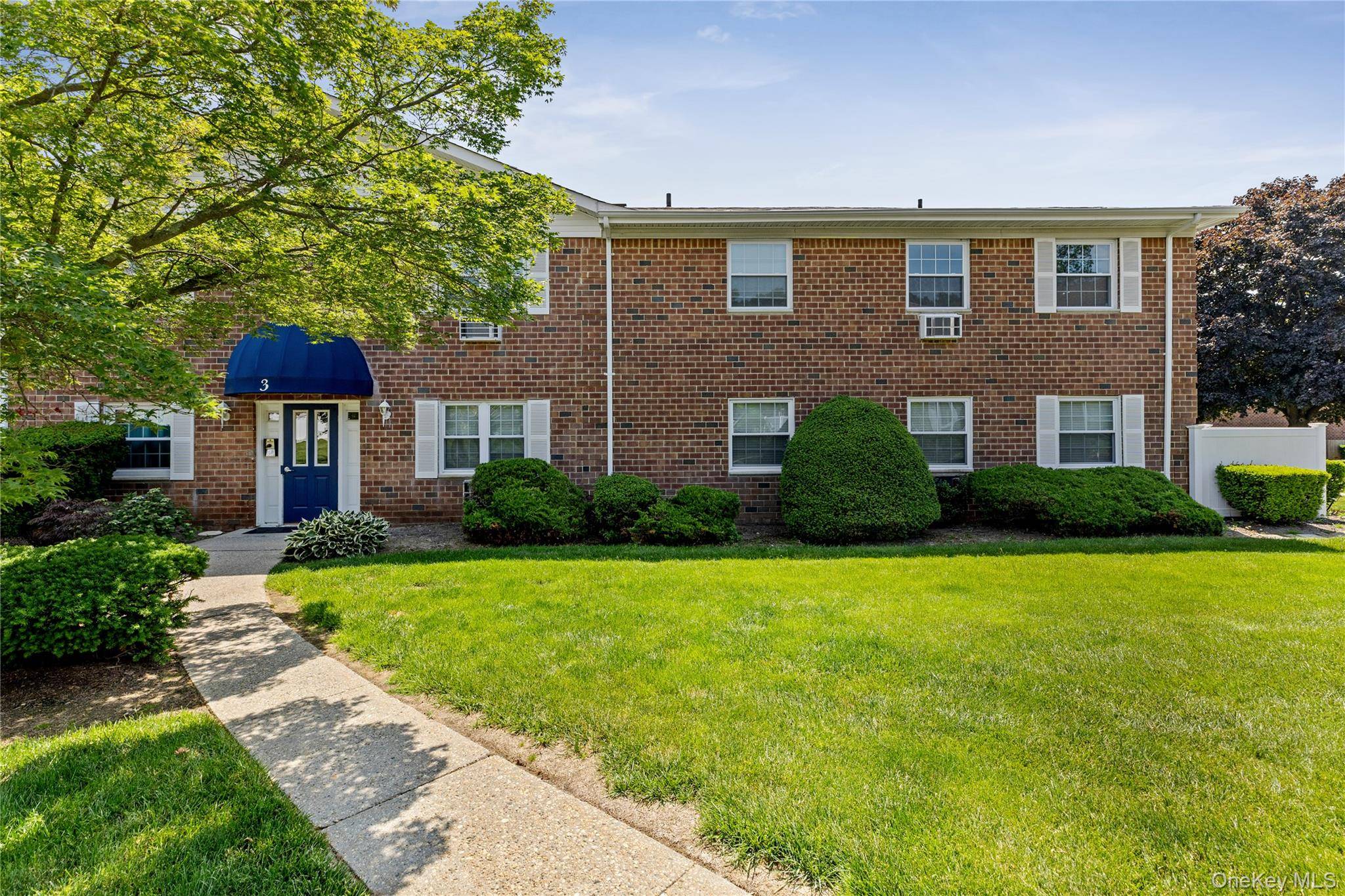 460 Old Town RD #3H, Port Jefferson, NY 11776