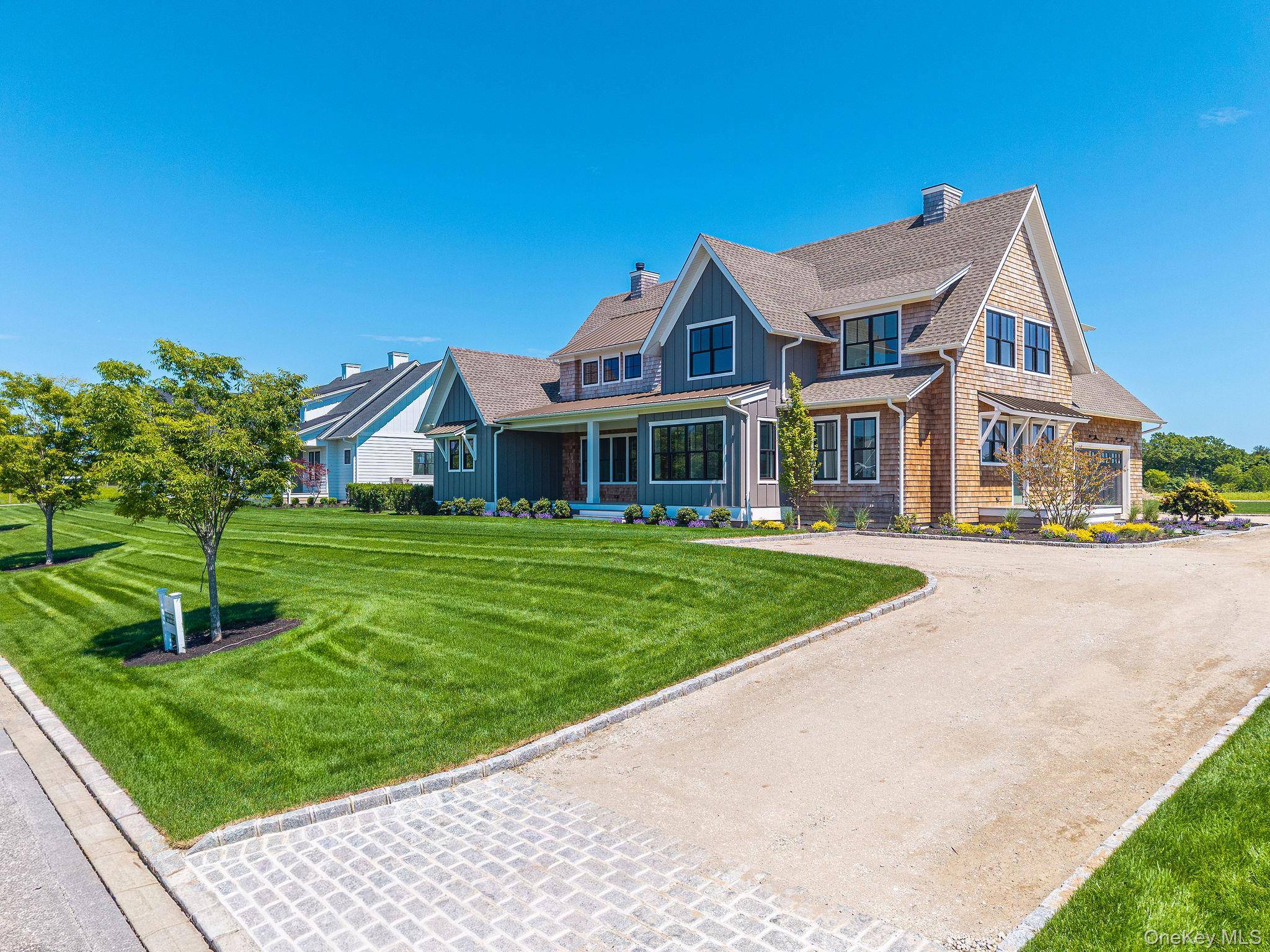 35 Club DR, Baiting Hollow, NY 11933