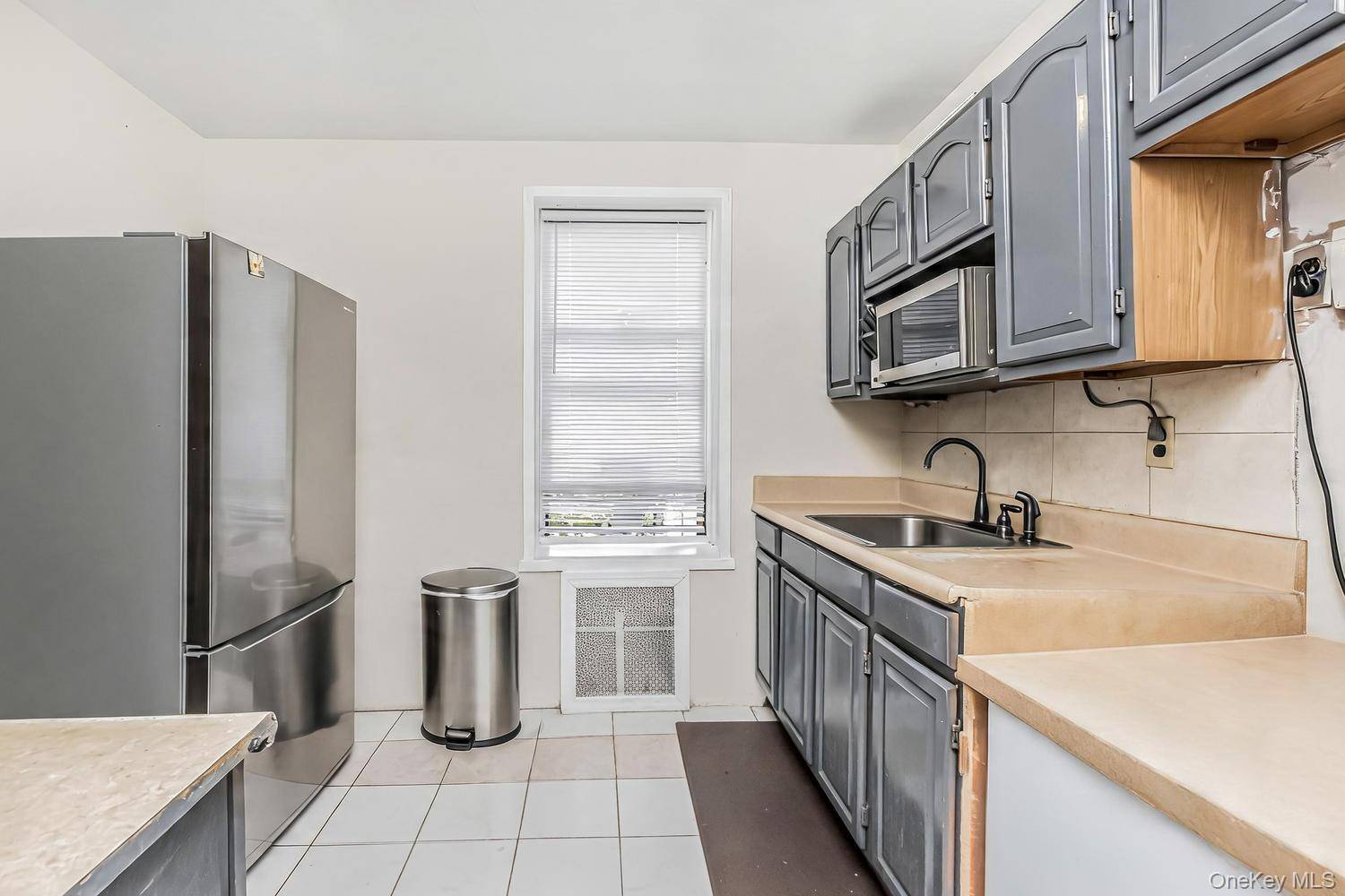 42 Pine ST #3M, Yonkers, NY 10701