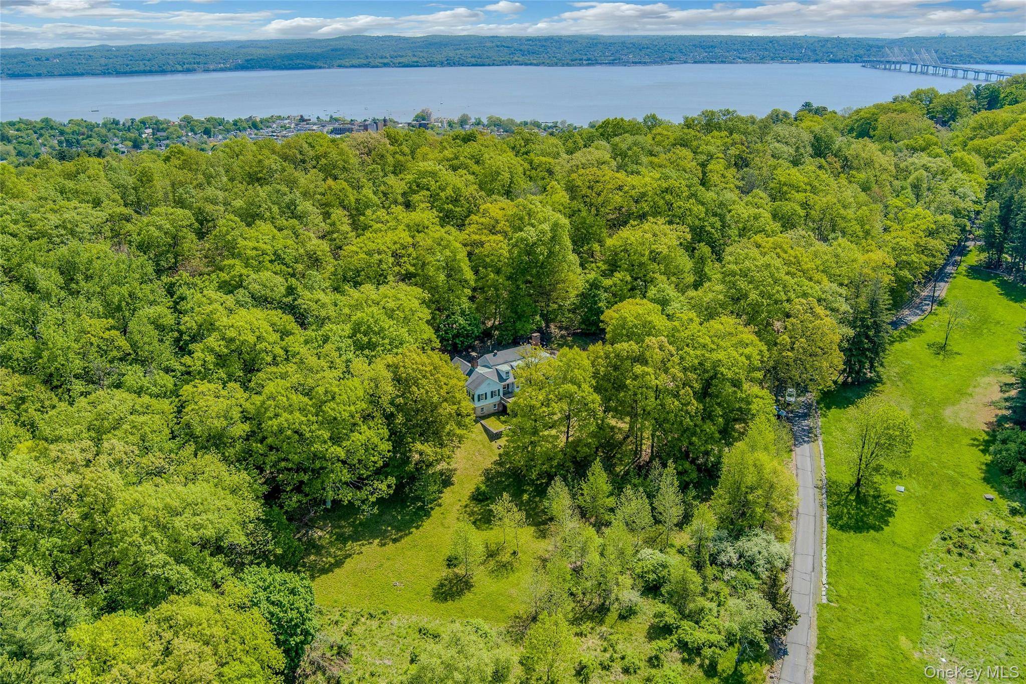 982 Bradley Pkwy, Blauvelt, NY 10913