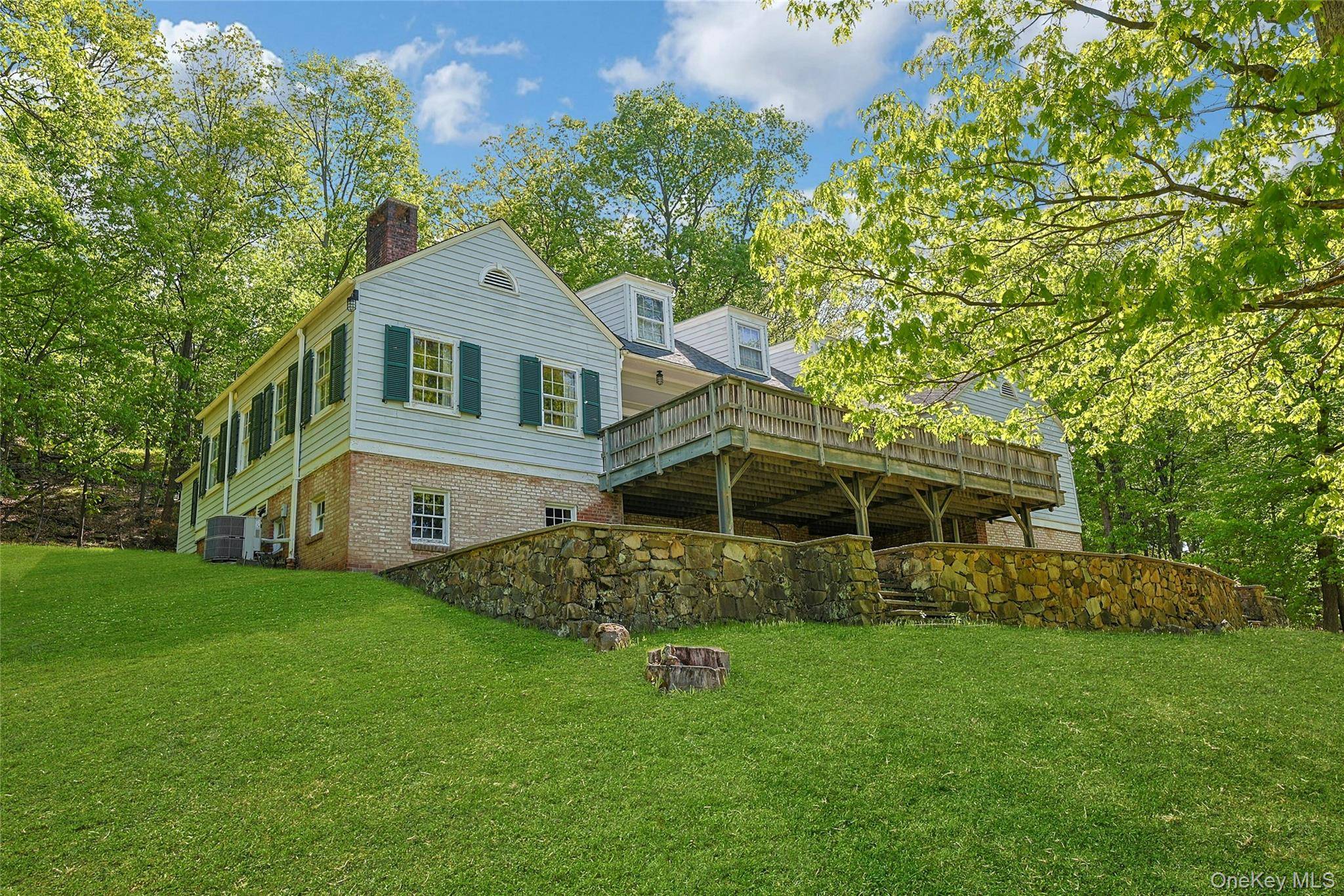 982 Bradley Pkwy, Blauvelt, NY 10913