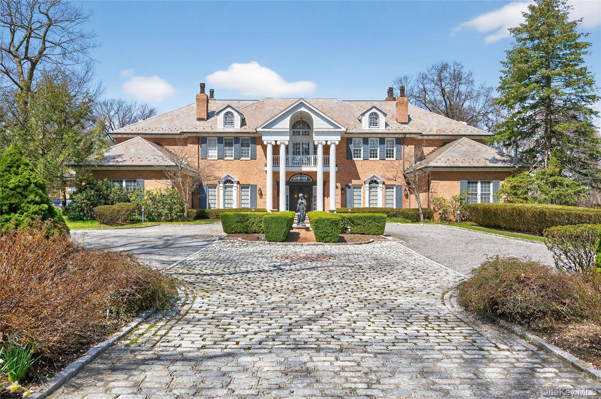 195 Feeks LN, Locust Valley, NY 11560