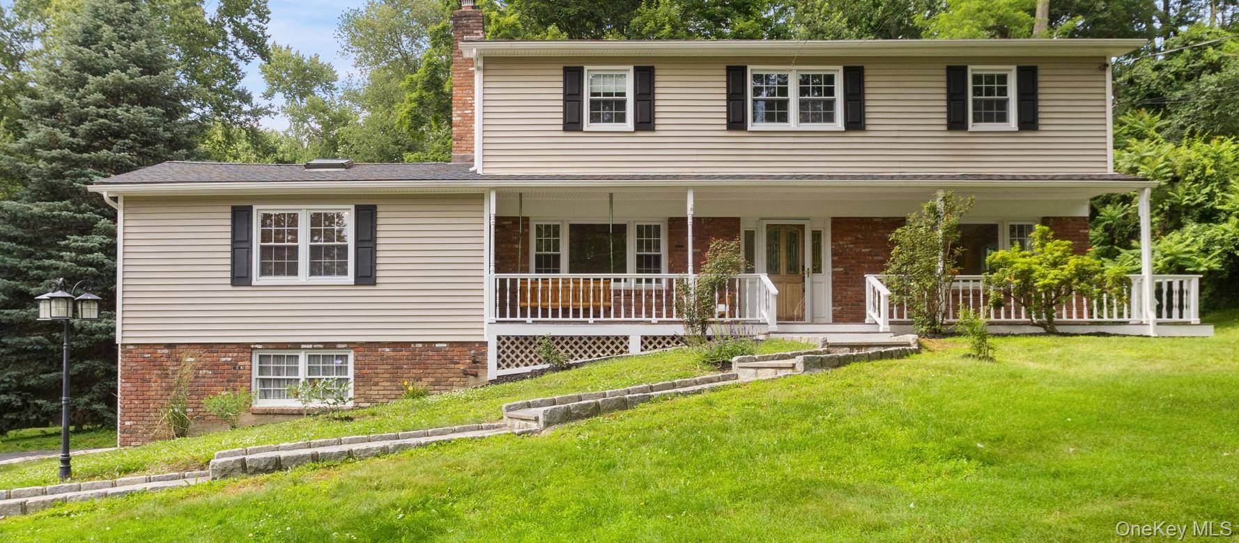 2 Lalli DR, Katonah, NY 10536