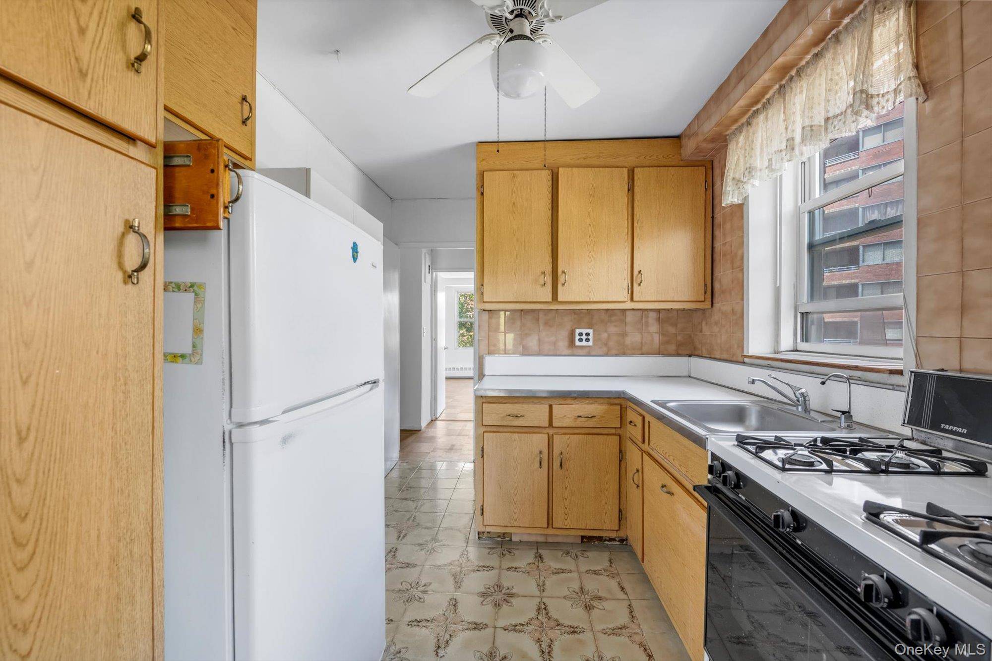 97-10 62 DR #3H, Rego Park, NY 11374