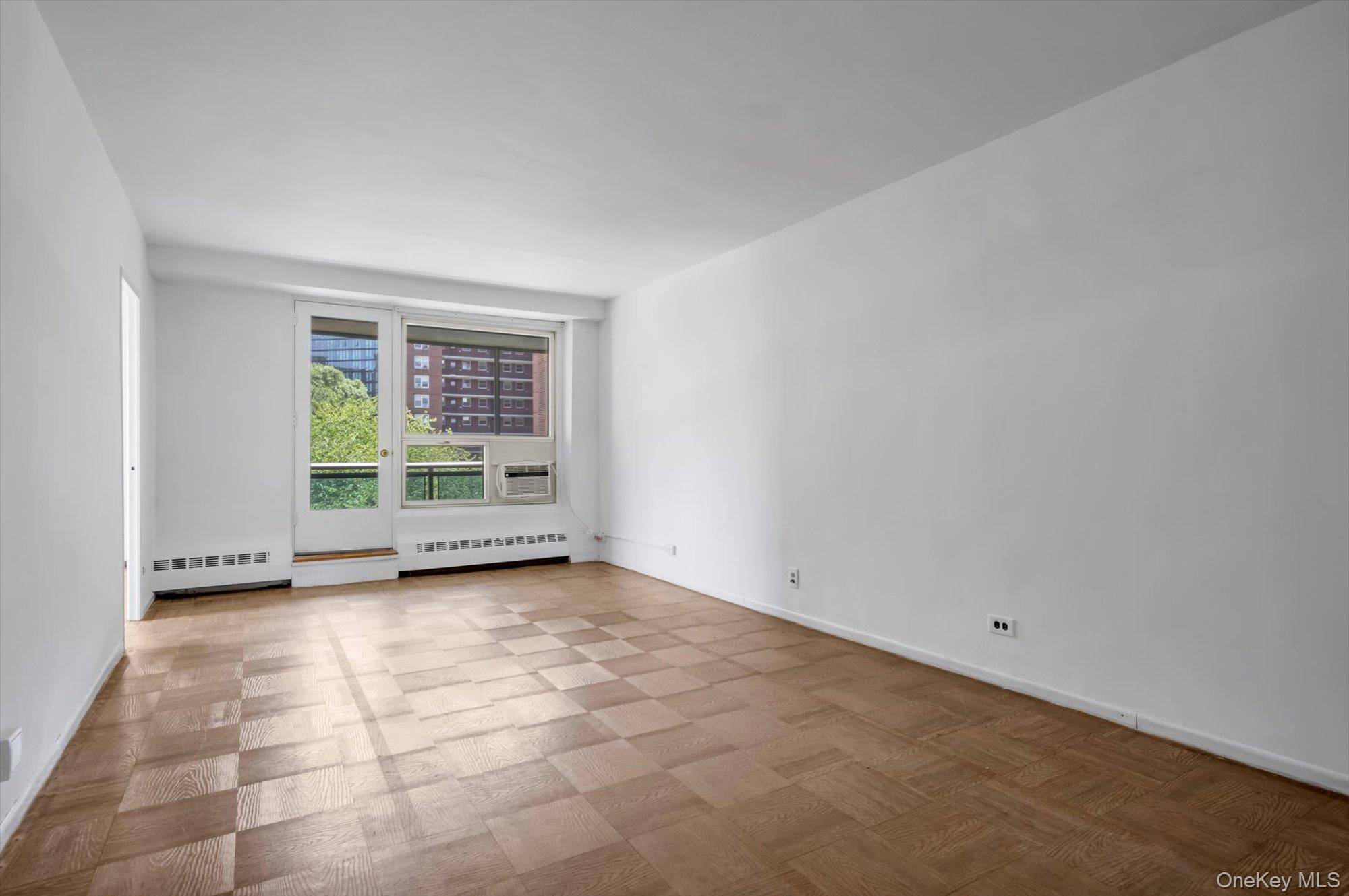 97-10 62 DR #3H, Rego Park, NY 11374