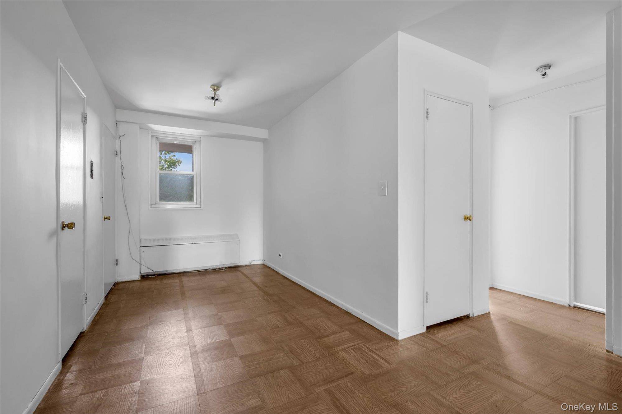97-10 62 DR #3H, Rego Park, NY 11374