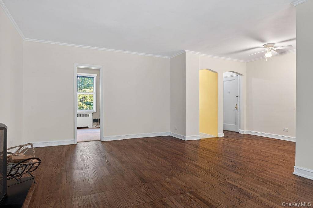 74 Pinewood RD #1F, Hartsdale, NY 10530