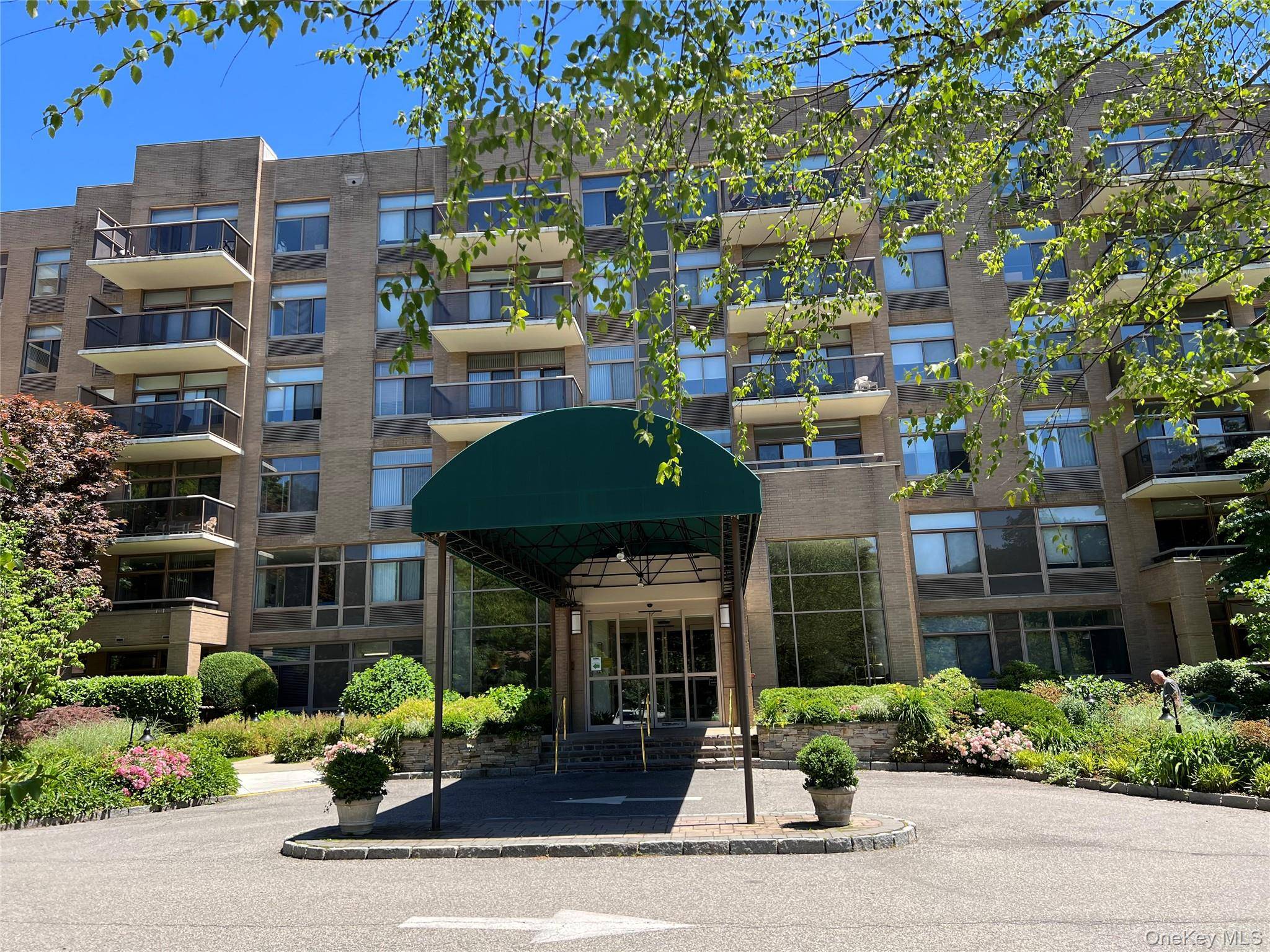 35 N Chatsworth AVE #1J, Larchmont, NY 10538