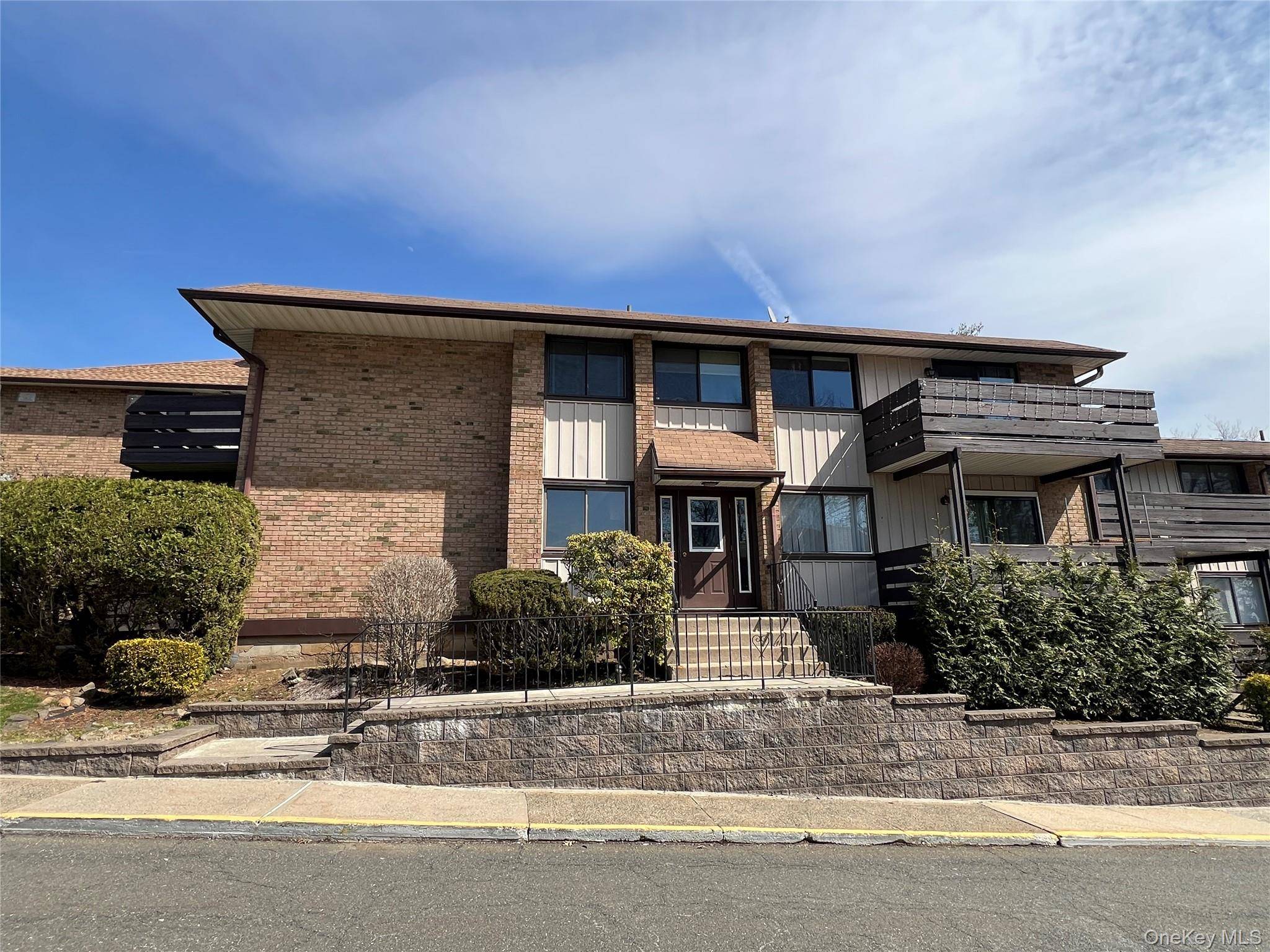 137 Sierra Vista LN, Valley Cottage, NY 10989