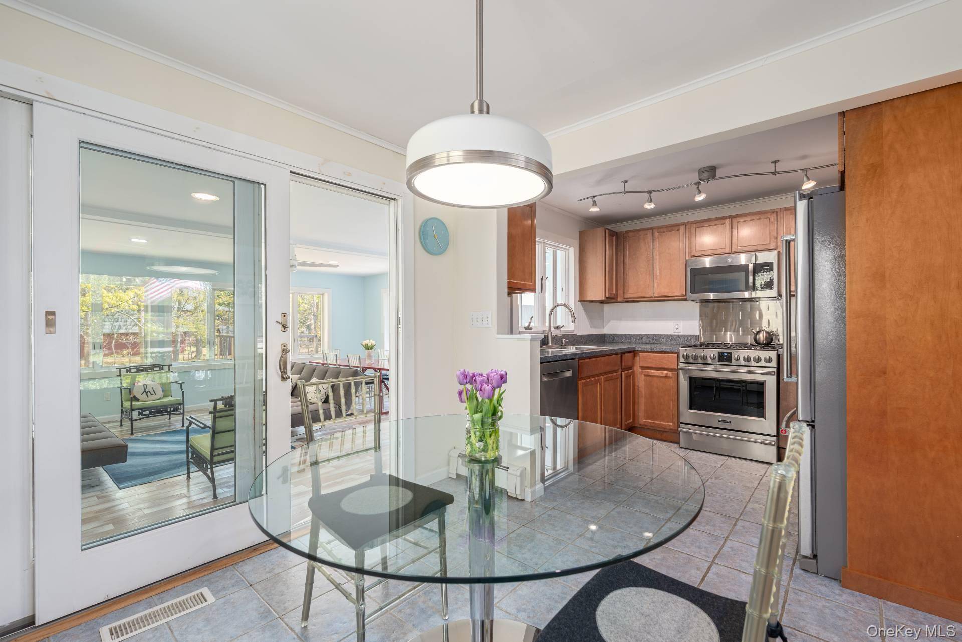 865 Track AVE, Cutchogue, NY 11935