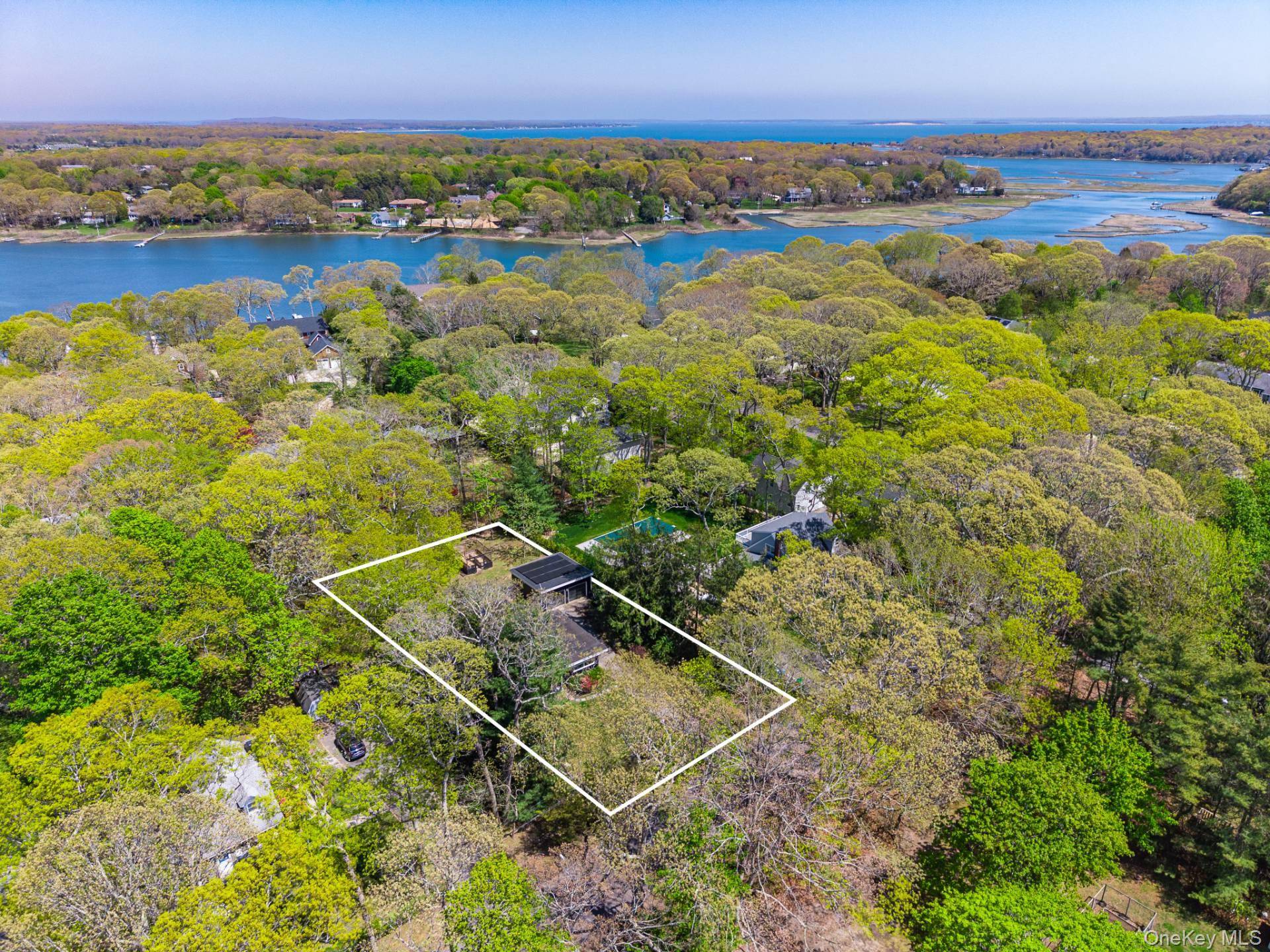 865 Track AVE, Cutchogue, NY 11935