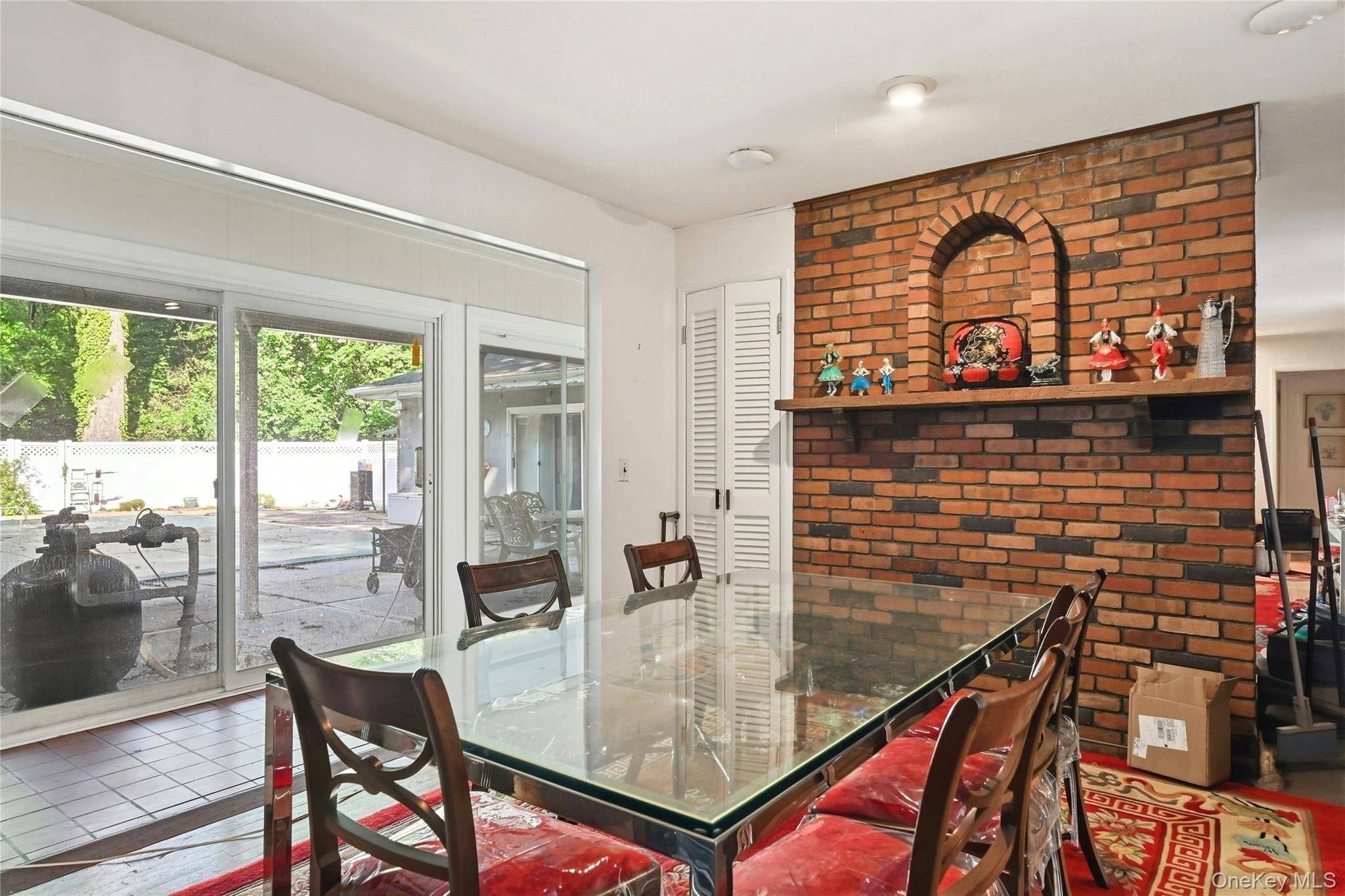 12 Tall Tree CT, Cold Spring Harbor, NY 11724