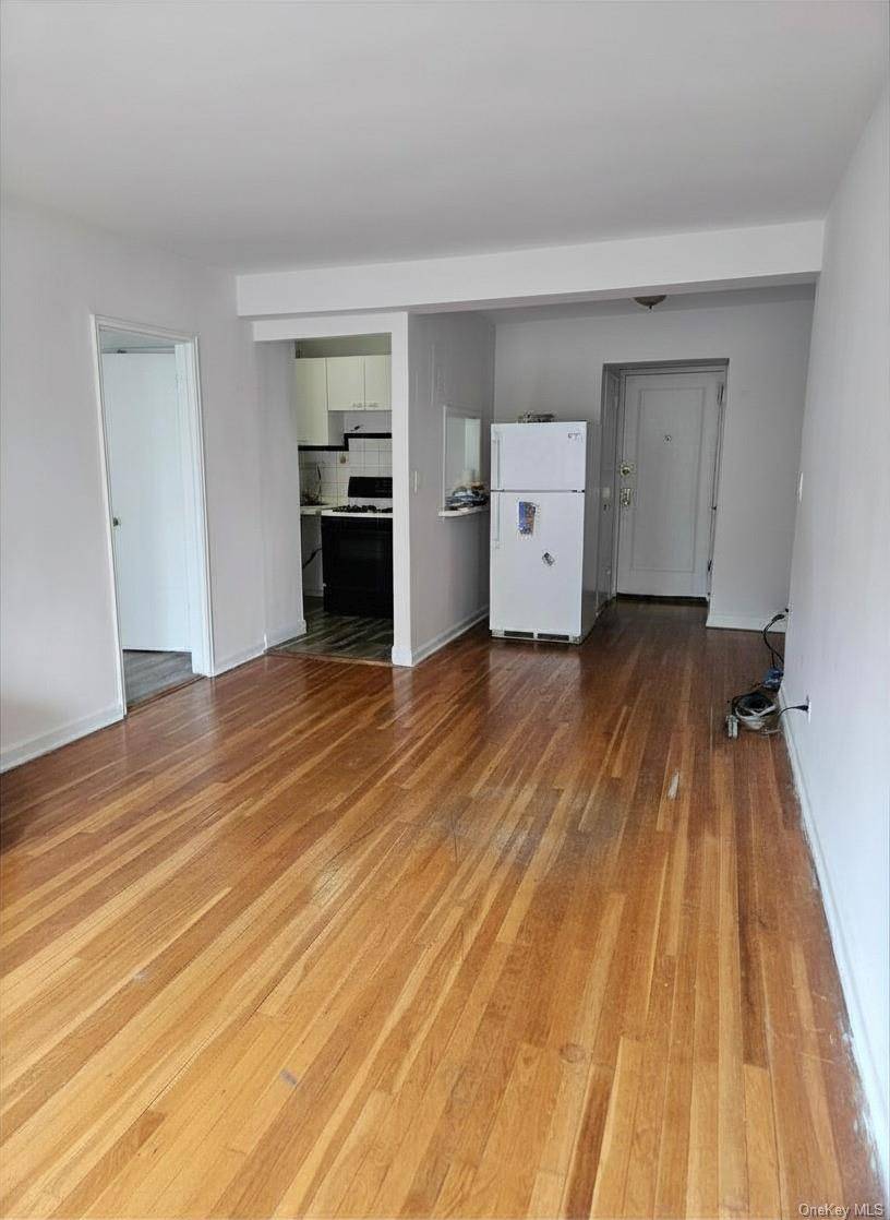 2107 Wallace AVE #4D, Bronx, NY 10462