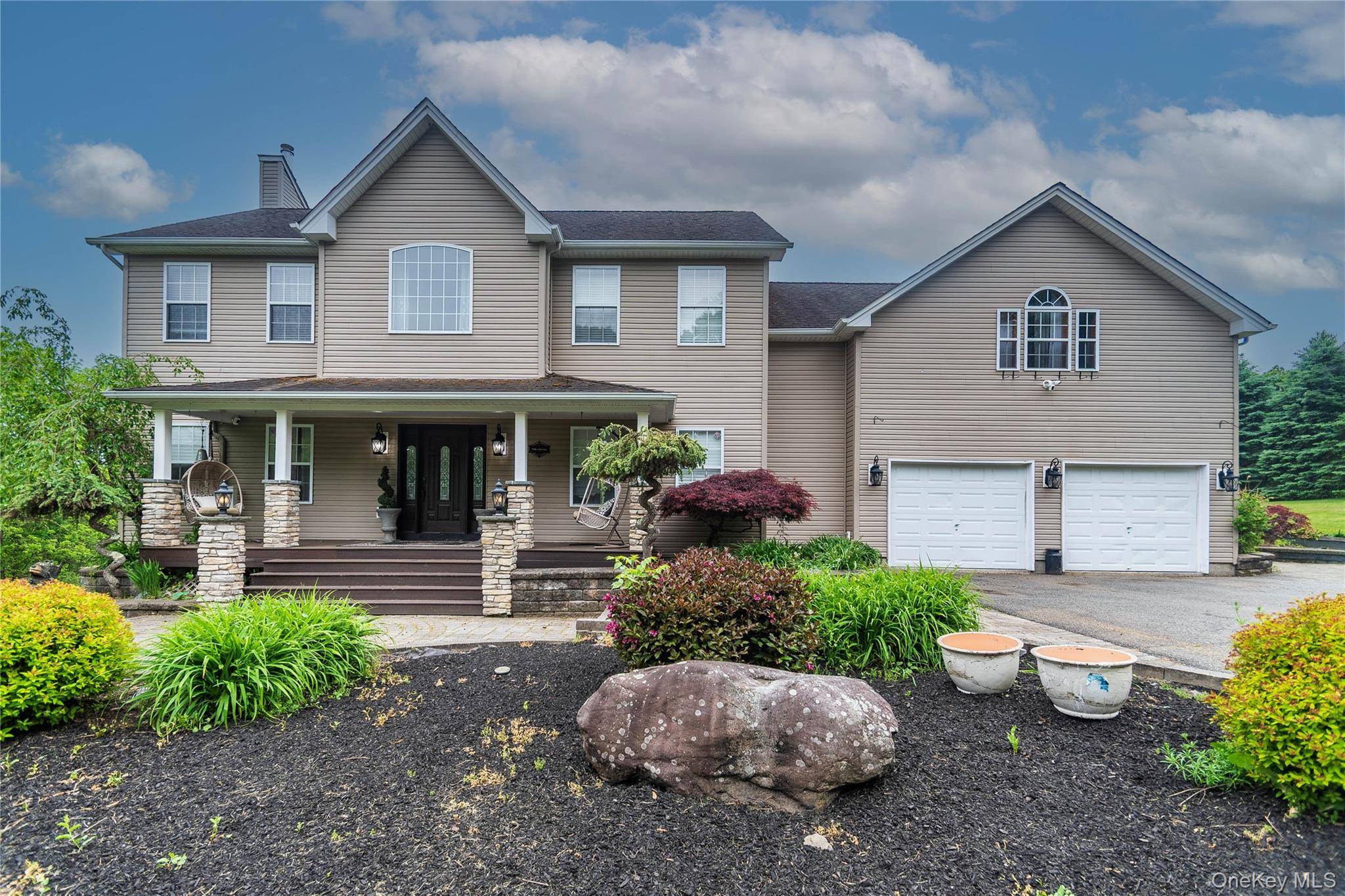 1 Starlight PATH, Wallkill, NY 12589