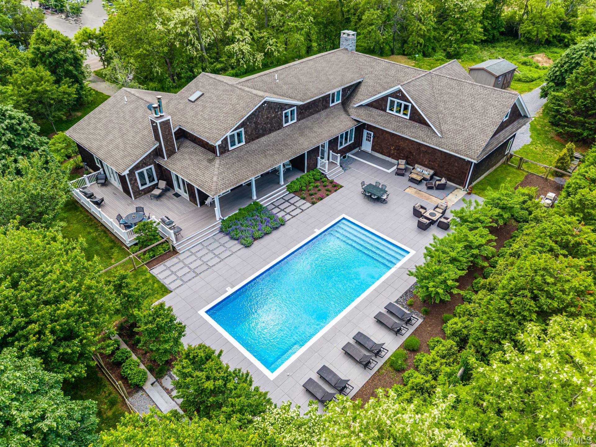 12950 Oregon RD, Cutchogue, NY 11935