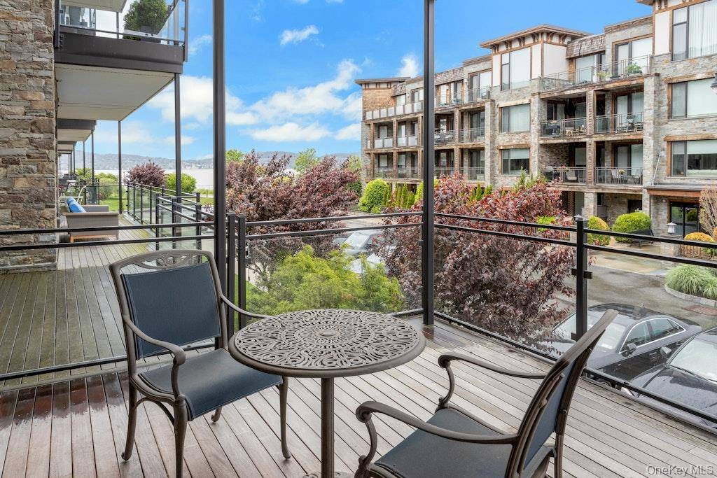 18 Rivers Edge DR #211, Tarrytown, NY 10591