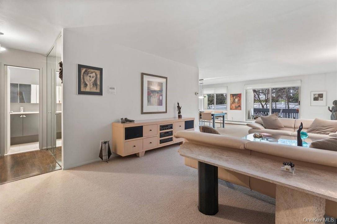 2 Fountain LN #3W, Scarsdale, NY 10583