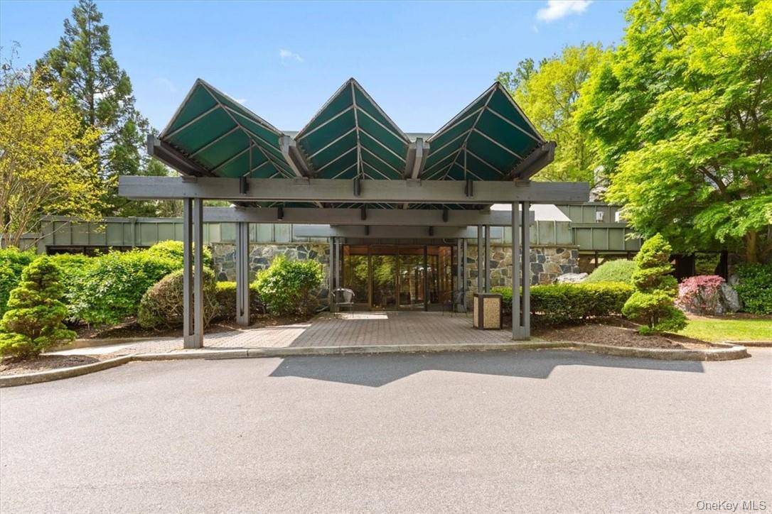 2 Fountain LN #3W, Scarsdale, NY 10583