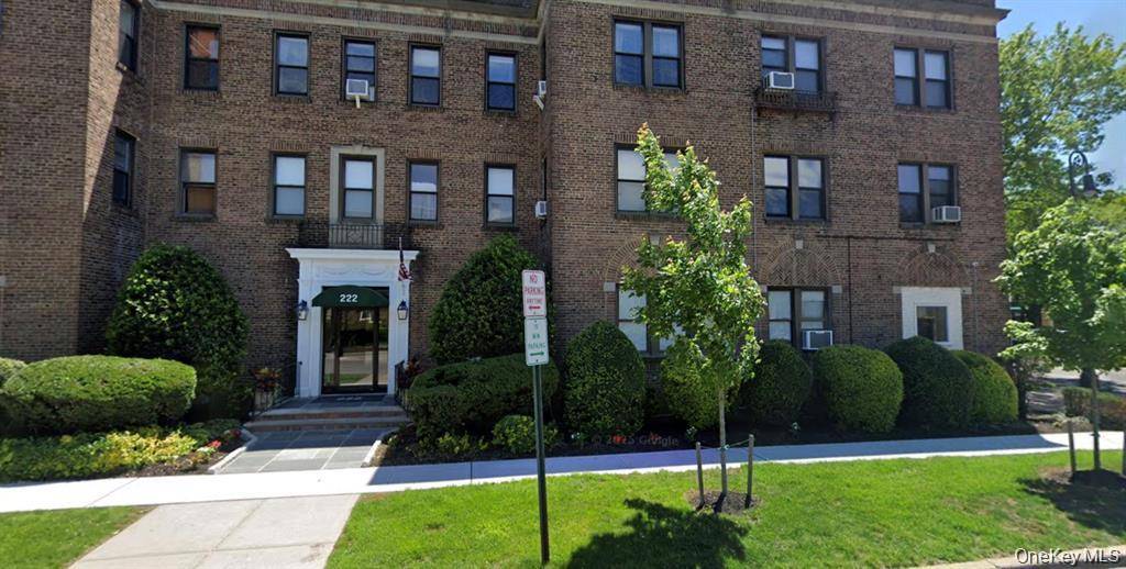 222 7th ST #3C, Garden City, NY 11530