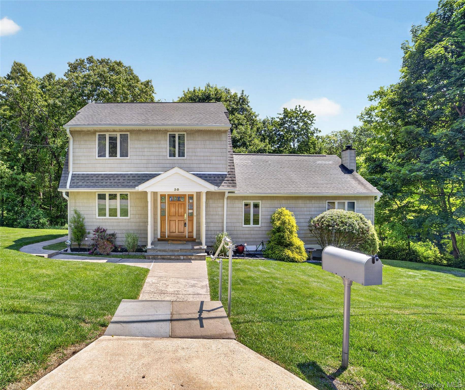 30 Brandeis AVE, Mohegan Lake, NY 10547
