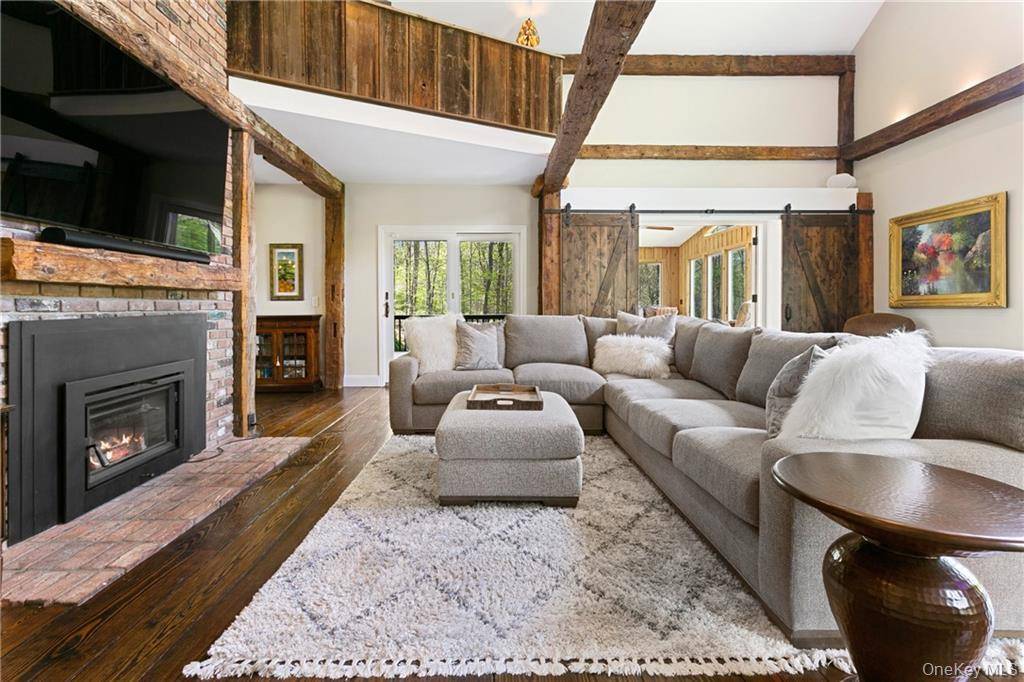 21 Beech Hill LN, Pound Ridge, NY 10576