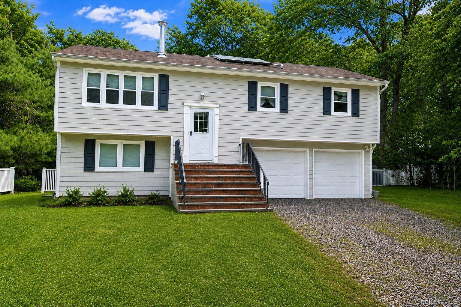 191 Old Willets PATH, Smithtown, NY 11787