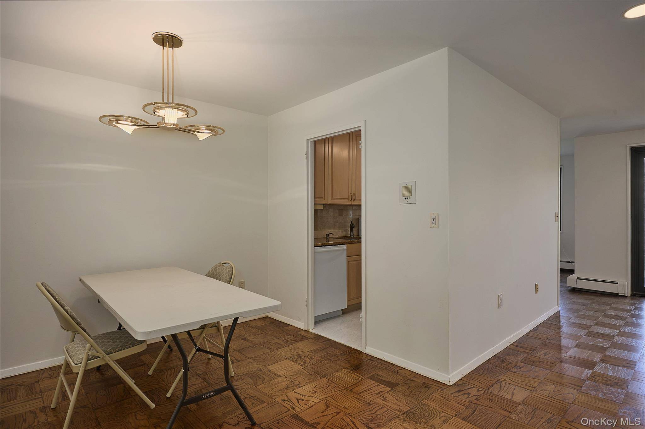 100 E Hartsdale AVE #4DW, Hartsdale, NY 10530