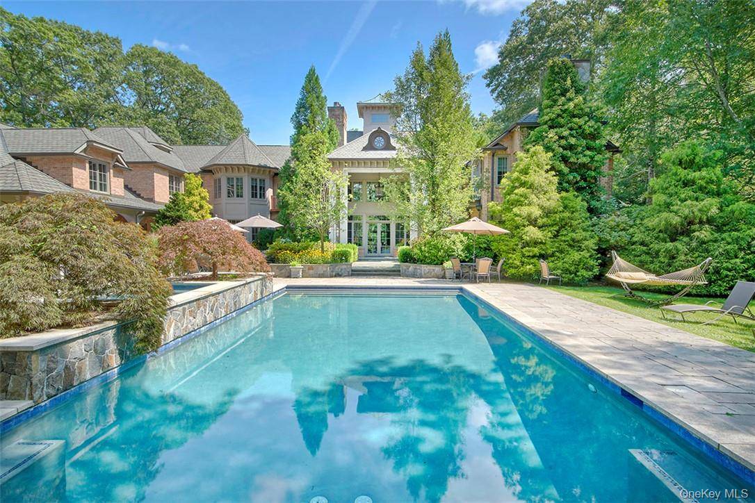 301 Whippoorwill RD, Chappaqua, NY 10514