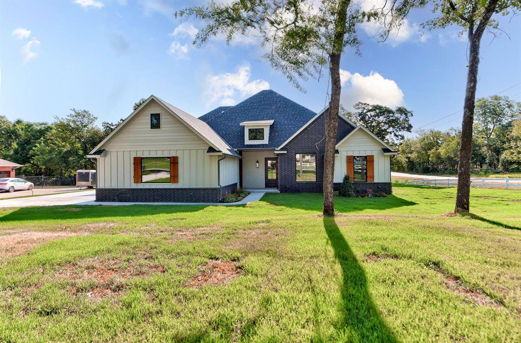 30 N Oaks RD, Harrah, OK 73045