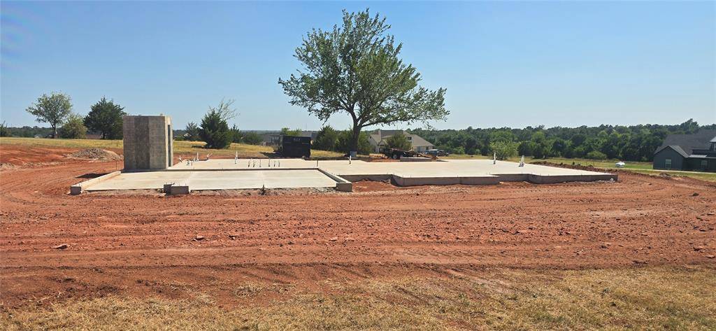 2437 Wolf Creek BND, Blanchard, OK 73010