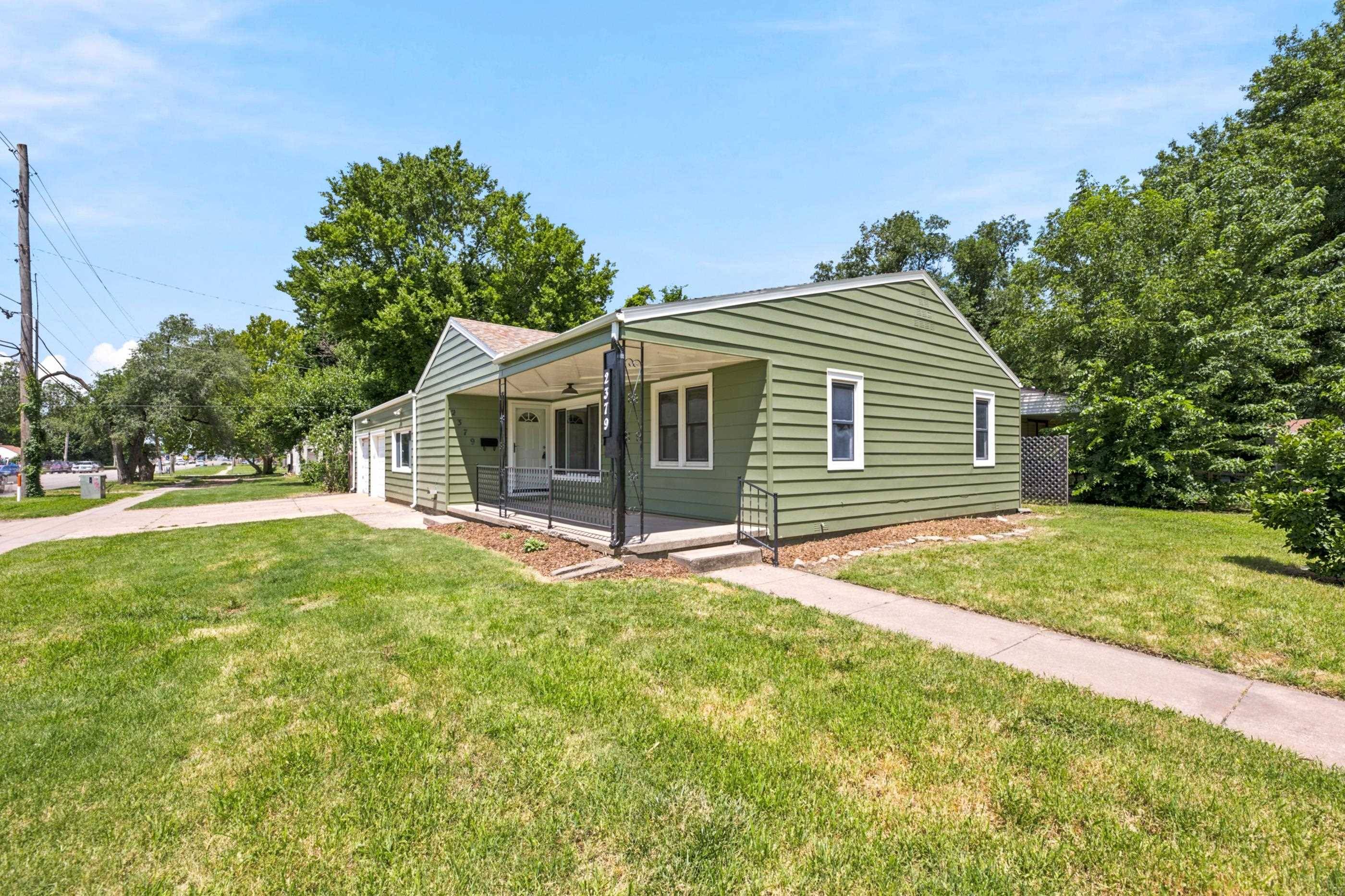 2379 S VOLUTSIA AVE, Wichita, KS 67211