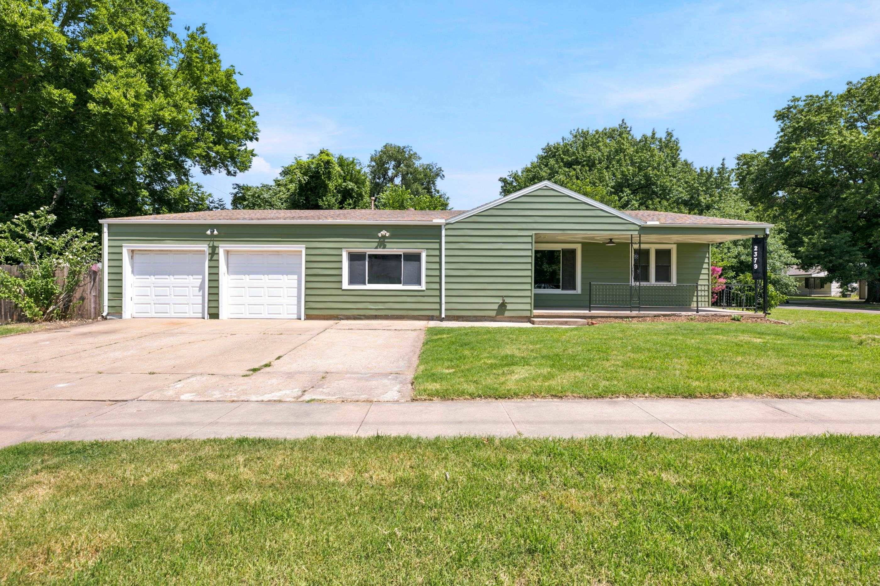2379 S VOLUTSIA AVE, Wichita, KS 67211
