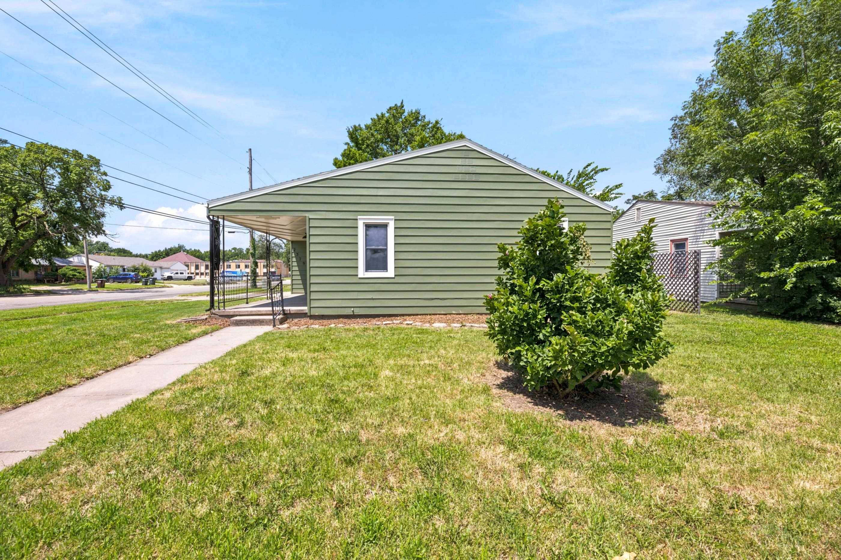 2379 S VOLUTSIA AVE, Wichita, KS 67211