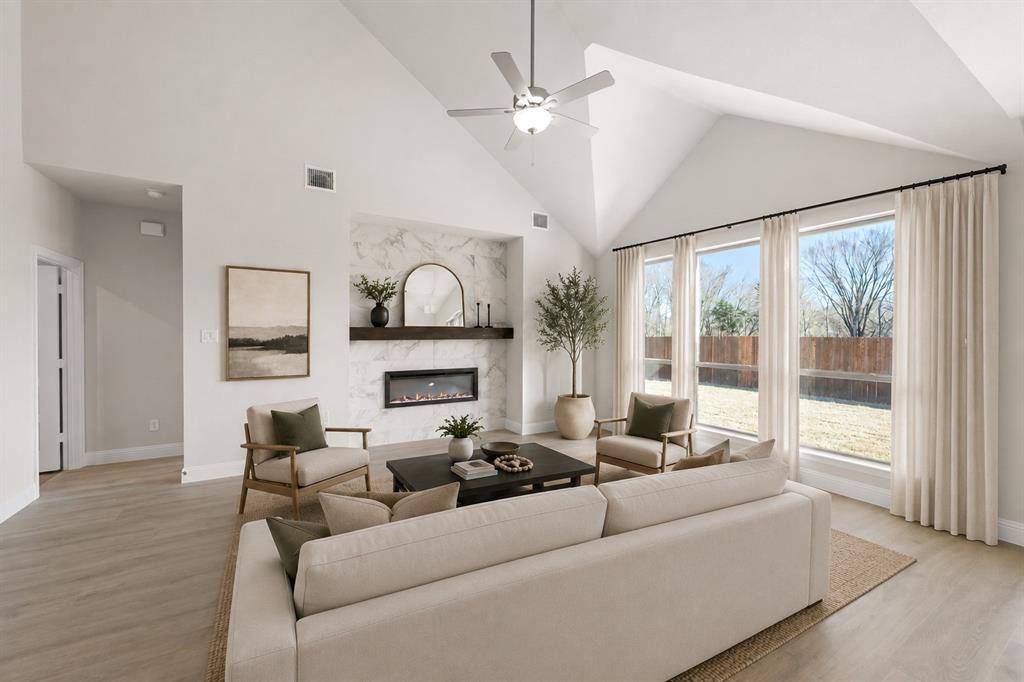 931 Richard Pittmon Drive, Desoto, TX 75115