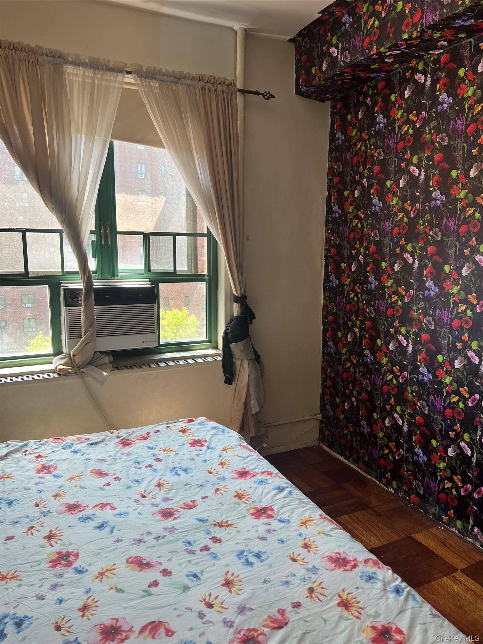 1651 Metropolitan AVE #5H, Bronx, NY 10462
