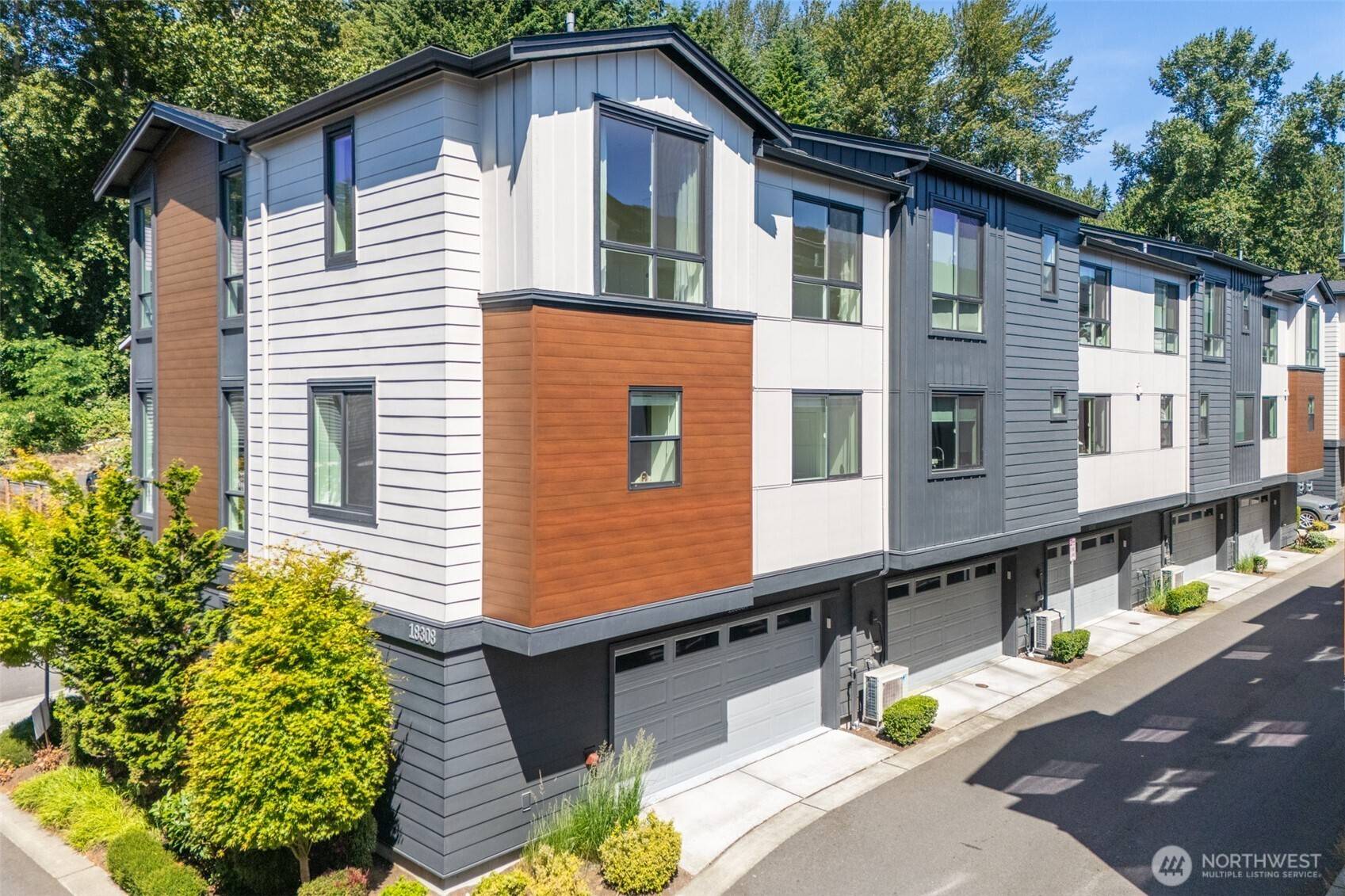 18308 96th AVE NE #A, Bothell, WA 98011