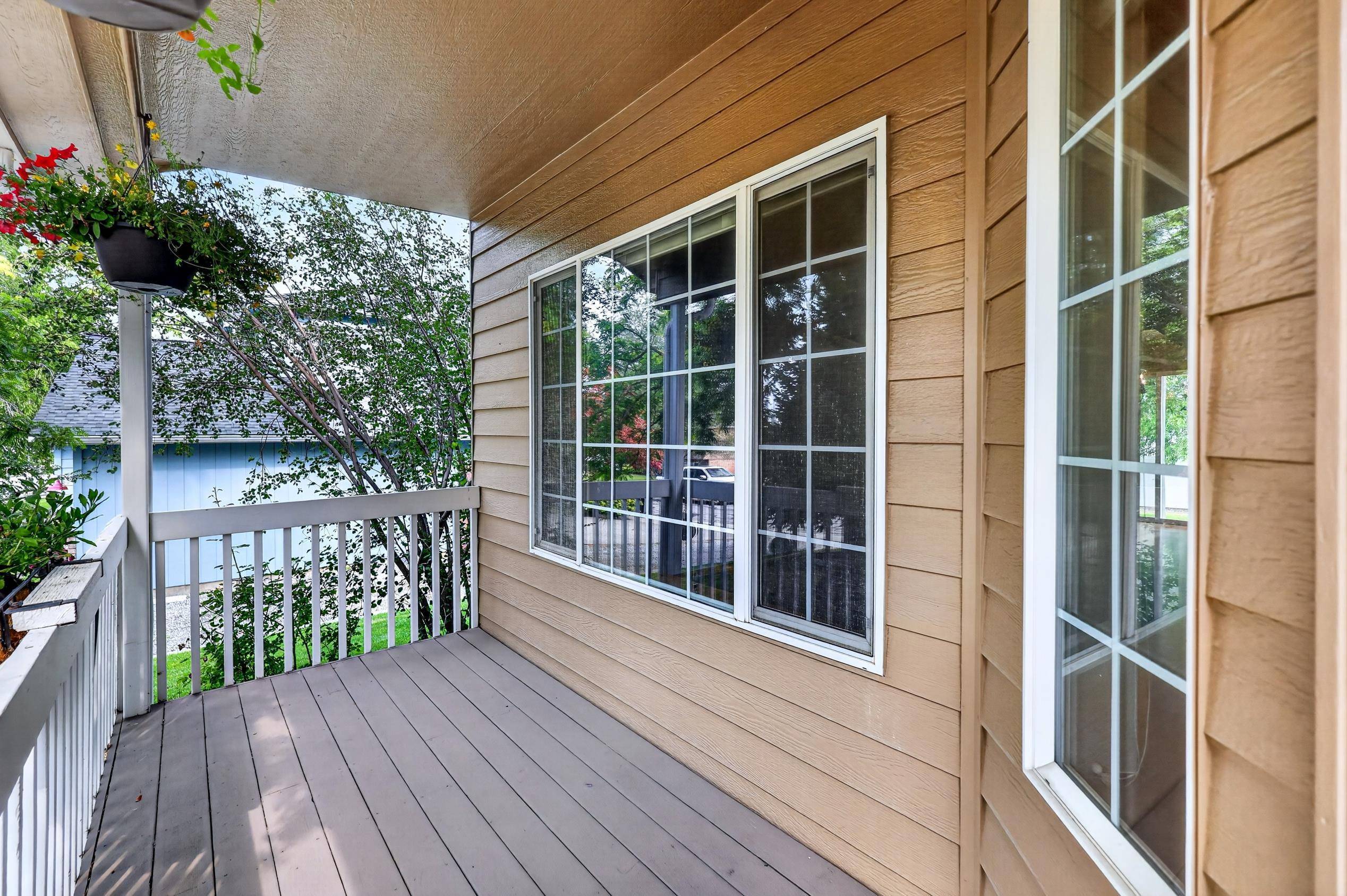 8321 E Sunflower Ln, Spokane, WA 99217