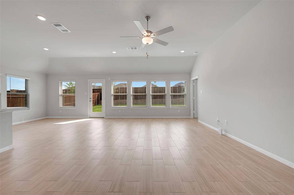 725 Grand Dale Drive, Lavon, TX 75166
