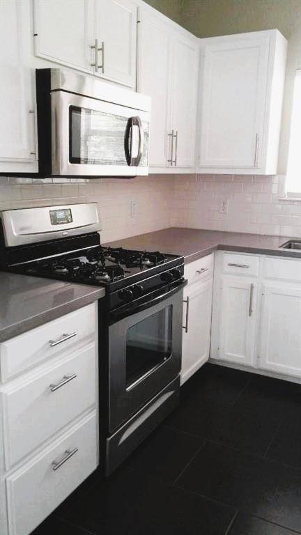 1704 S College ST, Georgetown, TX 78626
