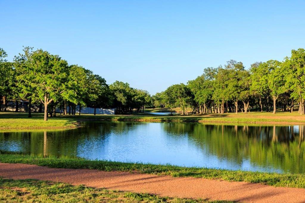 520 Interlaken ST, Fredericksburg, TX 78624