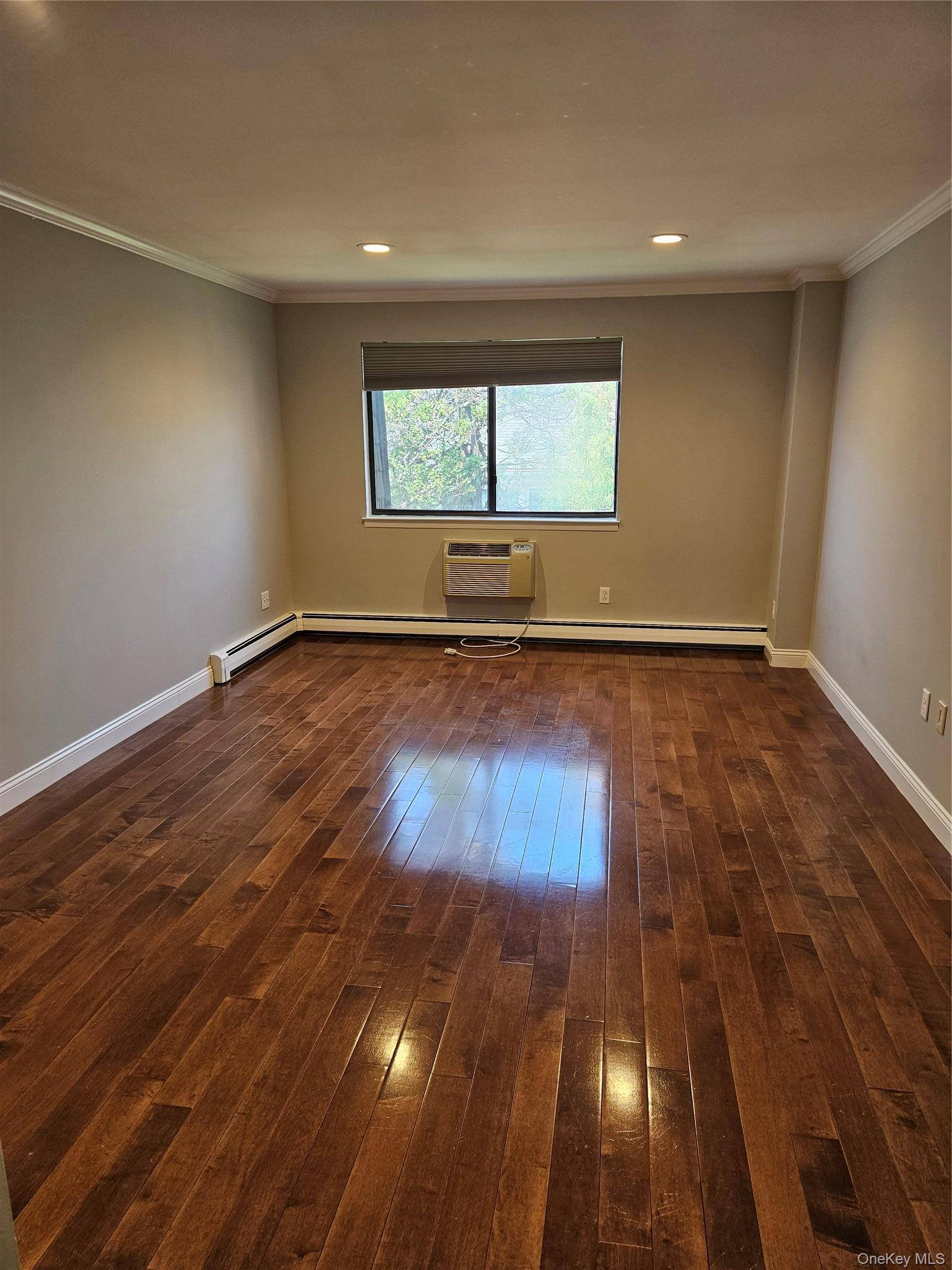 89 N Broadway #221, White Plains, NY 10603