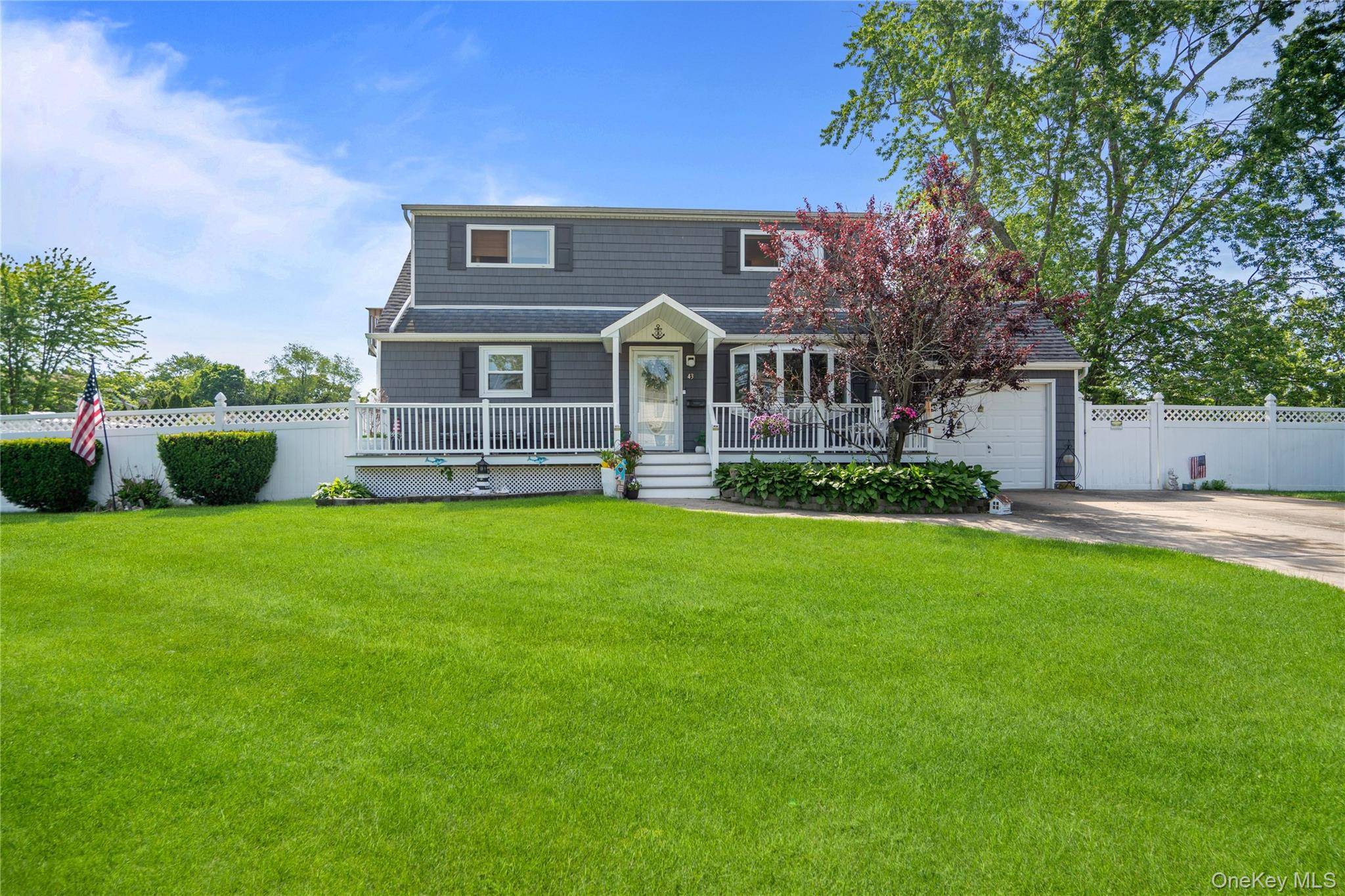 43 Woods LN, Centereach, NY 11720
