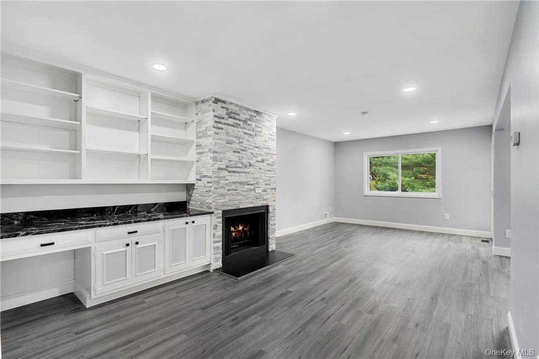 25 Barker ST #102, Mount Kisco, NY 10549