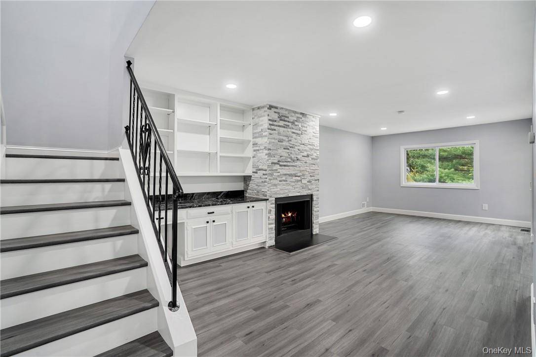 25 Barker ST #102, Mount Kisco, NY 10549